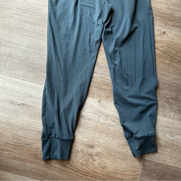 Athleta Salutation Joggers Powervita Pants Size Small Grey Side Pockets - Picture 8 of 11
